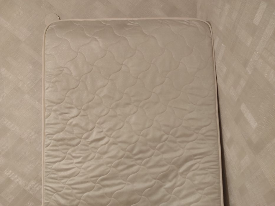 Матрас в хорошем состояние