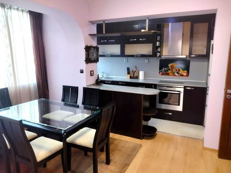 Дава се под наем Тристаен апартамент в Варна, Базар Левски - 90 кв.м за 765 € - Снимка #4