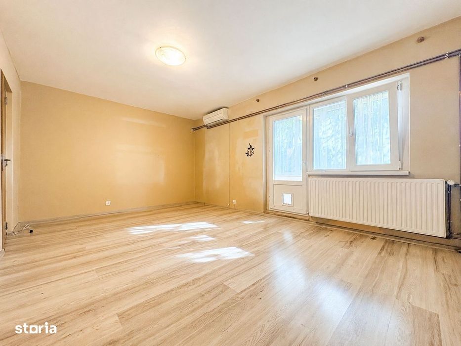 3 camere decomandat, etaj 1, centrală proprie, 2 balcoane + logie