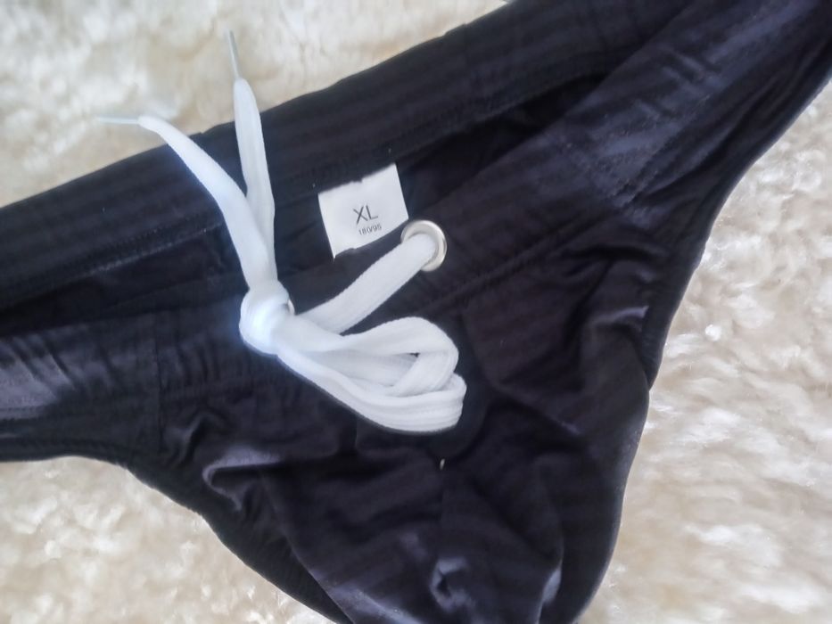 Vând slip de baie tanga pt bărbați