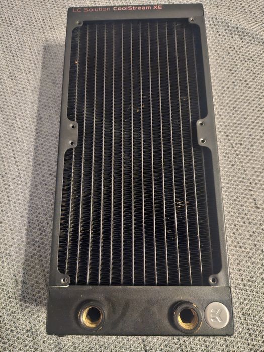 Радиатор за водно охлаждане Ekwb CoolStream Xe