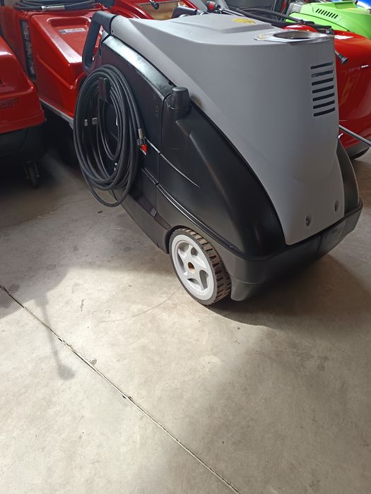 Професионална пароструйка Lavor Hyper 200 bar