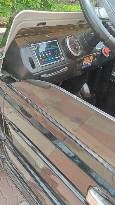 электромашинка Мерседес