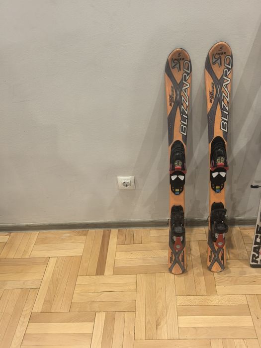 Детски ски Atomic 120 см и Blizzard 90 см – много добро състояние

Про