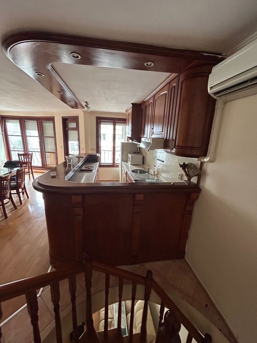 Кухня-масив със електроуреди