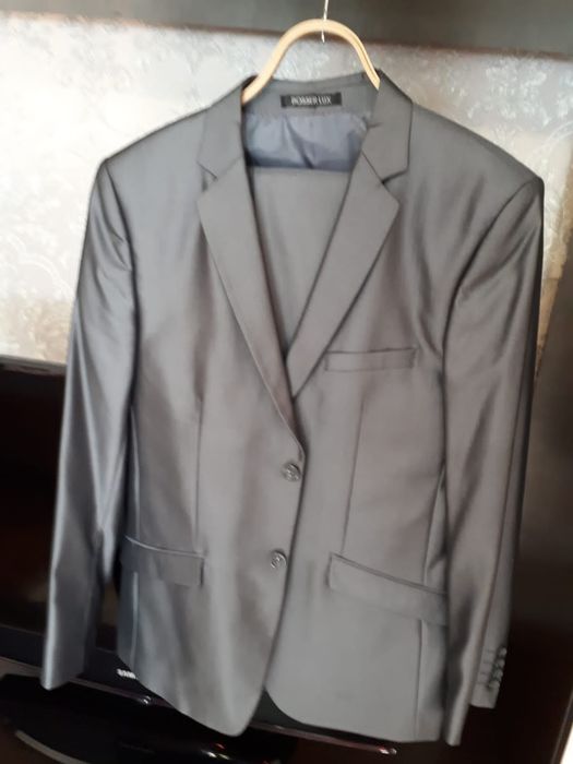 Костюм брюки и пиджак