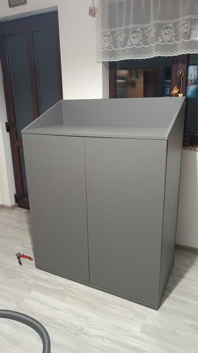 Mobilă la comandă, montaj mobilă.