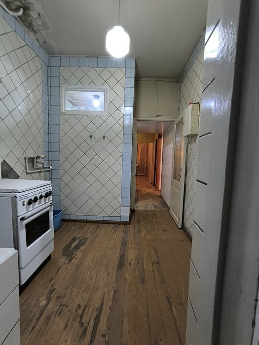 Алмазарский район Мед городок 3 х ком 4/4 не торец балкон 2 на 6