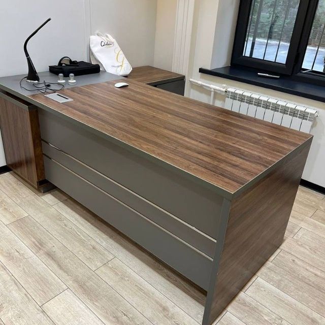 Офисная мебель..