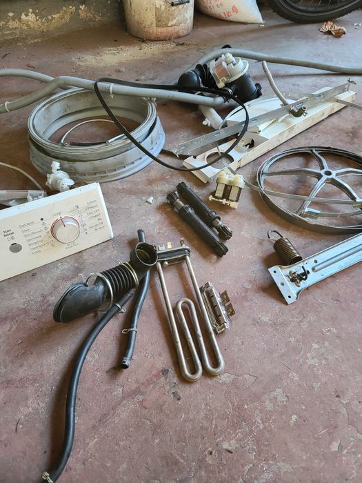 Пералня  Бош  части  20 лв.