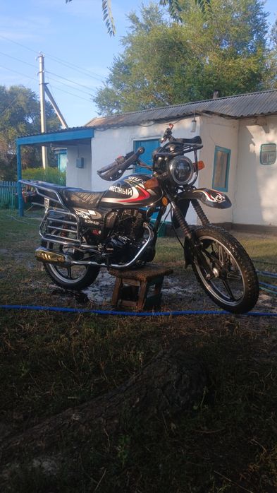 Продам мотоцикл 200 кубов