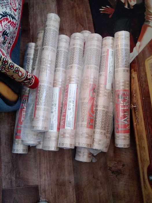 Продам Обои 13 рулонов.
