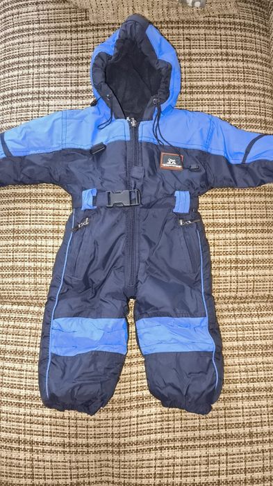 Продам комбинезон 56/62