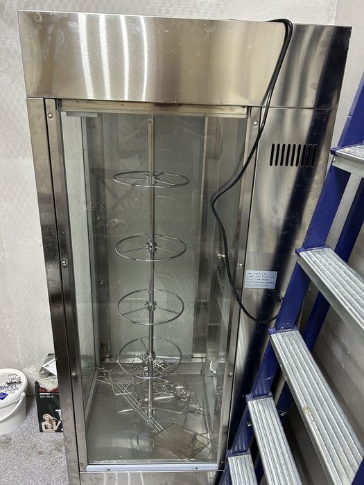 Продаеться профессиональный гриль аппарат(газовый)