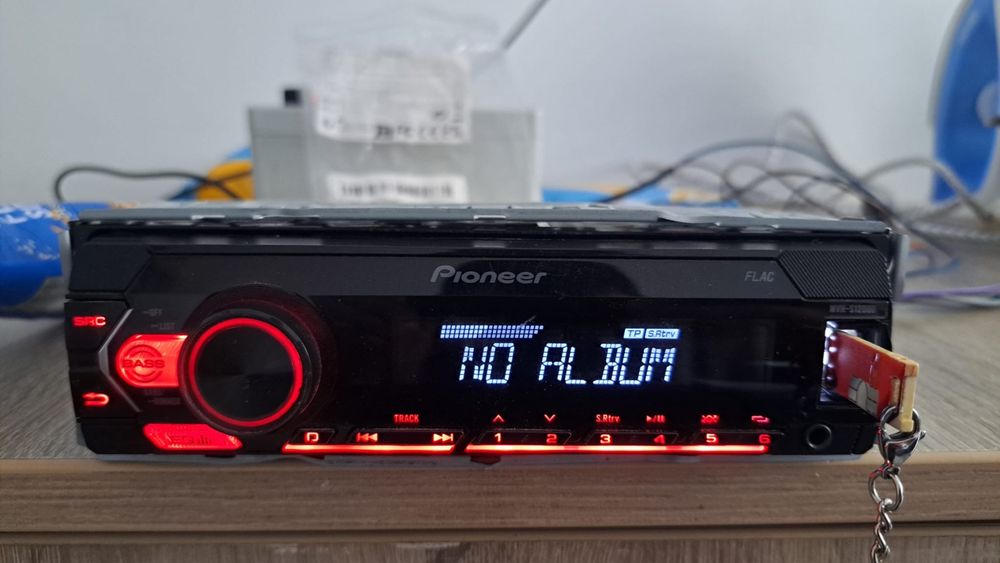 Vând Player Auto Pioneer MVH-S120UB (1-DIN, USB, AUX, 4x50W)