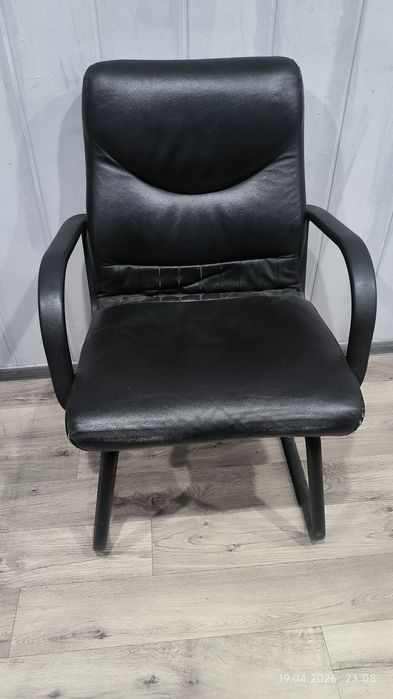 Продам офисное кресло