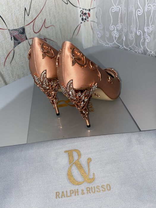 Срочно продам Туфли