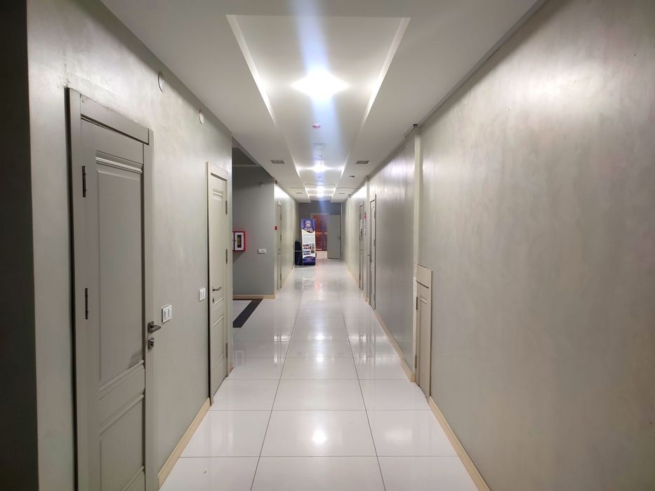 Стильный офис 42 м² в новом Бизнес-центре Яккасарай  (AX)