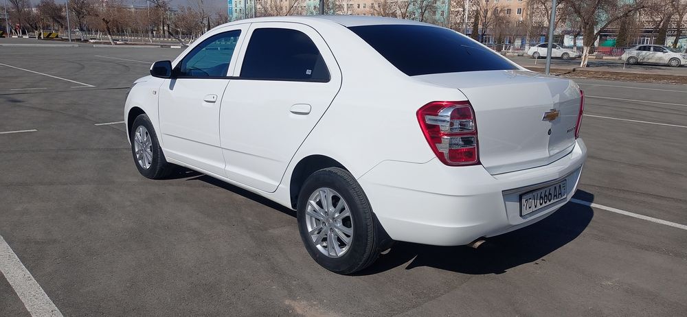 COBALT style (mednayt qilingan) sotiladi