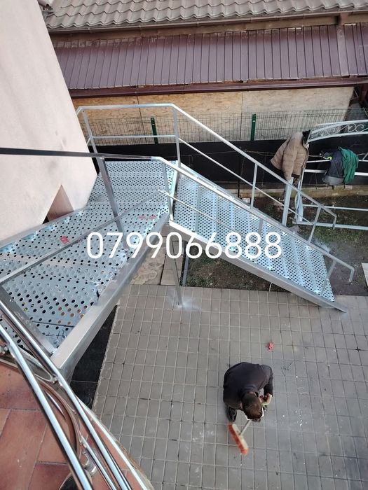 Scări metalice zincate