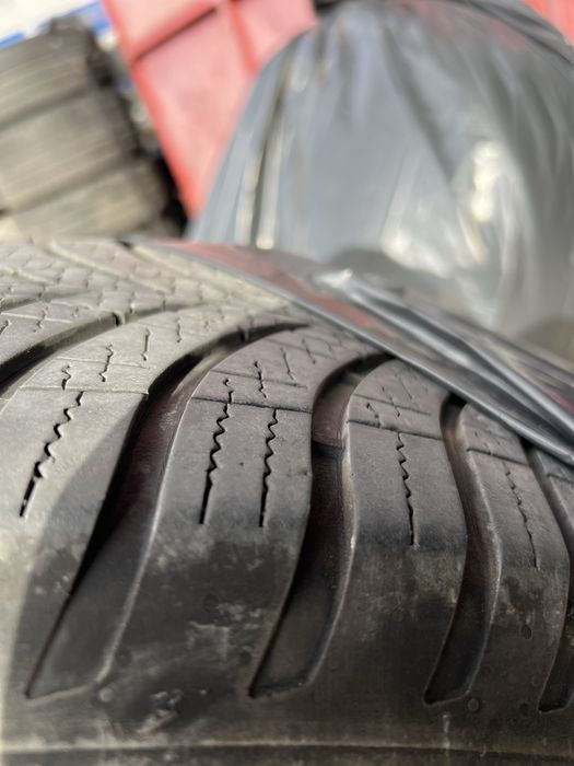 Cauciucuri googyear vector