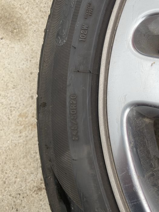 Джанти  jeep dodge 20 цола  5х114,3 централен отвор 71,6 с гуми