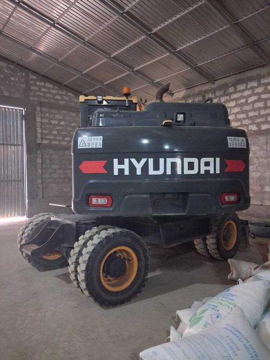 Экскаватор Hyundai HW145