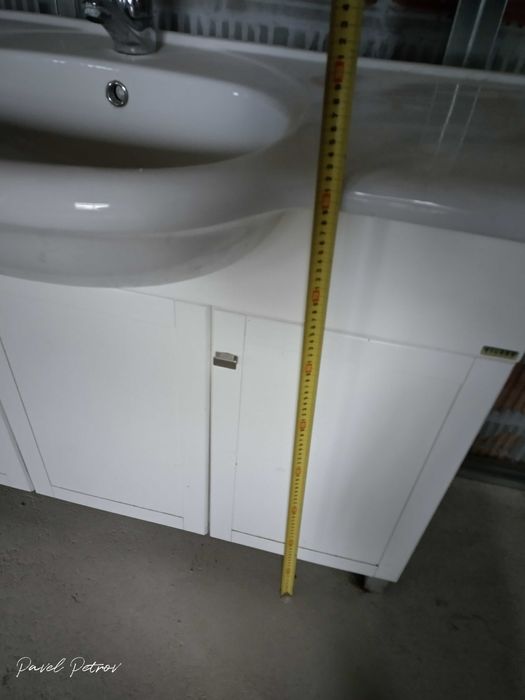 Продавам мивка за баня