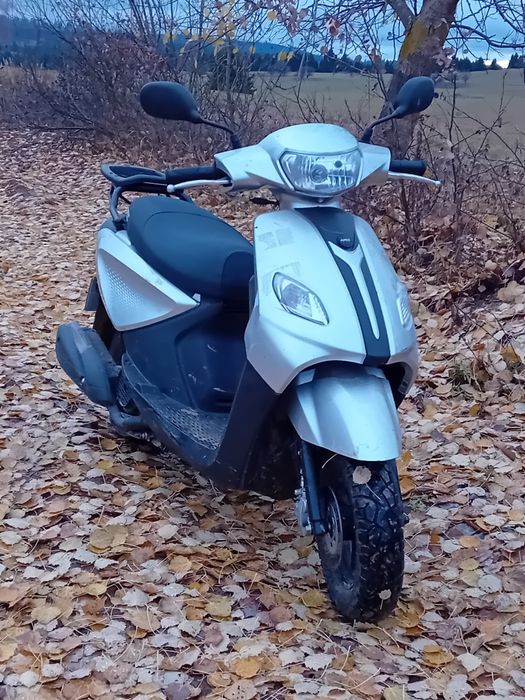 Vând scuter apec ps5 2022 125cc 4t