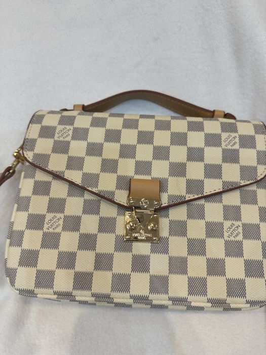 Geanta Louis Vuitton