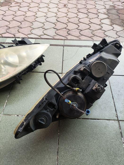 Фары на Пежо 307, 2005 года