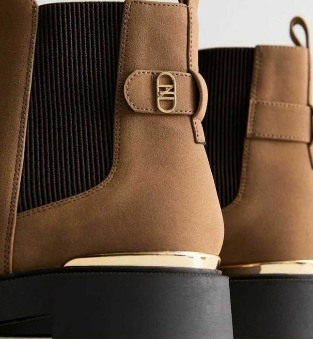 Чисто нови обувки на Chelsea