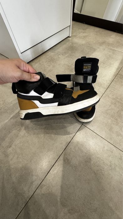 Кроссовки кожаные котофей