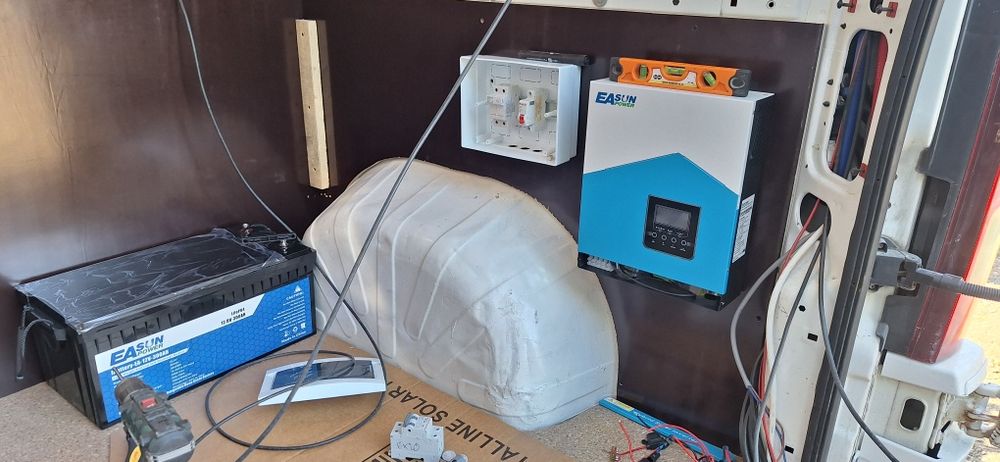 Montaj Panouri fotovoltaice pe rulote, autorulote,, garaj, casa, teren