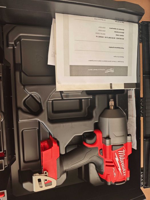 Гайковерт Milwaukee M18 FHIWF12