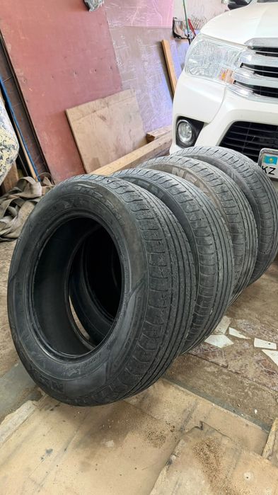 Продам комплект летних шин 215/65. R16