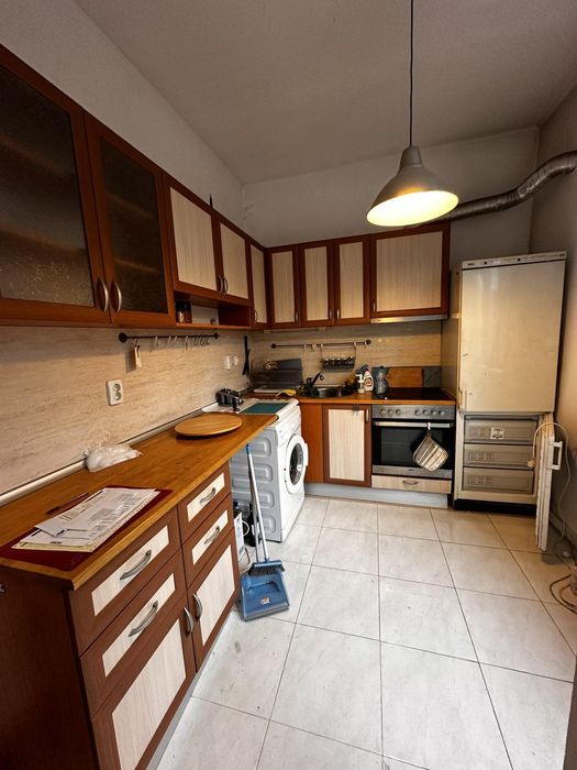 Дава се под наем Тристаен апартамент в София, Център - 110 кв.м за 650 € - Снимка #2