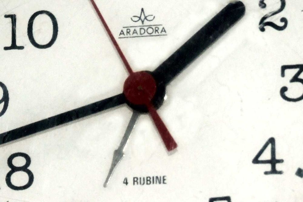 Ceas mecanic de masa ARADORA (Romania), perfect functional