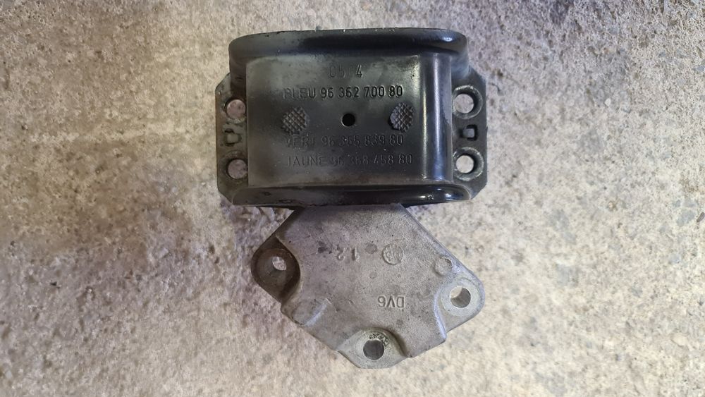 Тампон двигател Peugeot Citroen