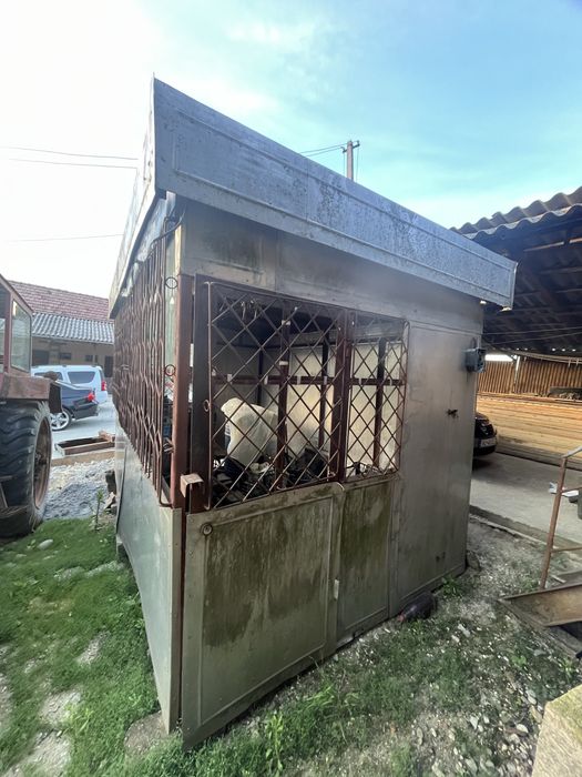 Vand chioșc metalic