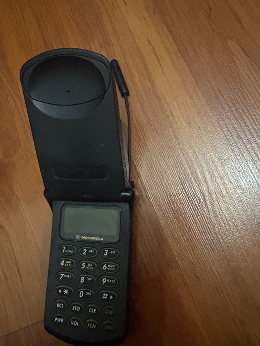 Мобильный телефон