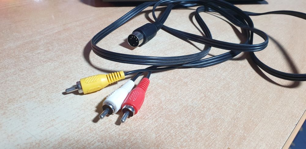 Продам Sega Mega Drive 1 модели, полноплатный клон.