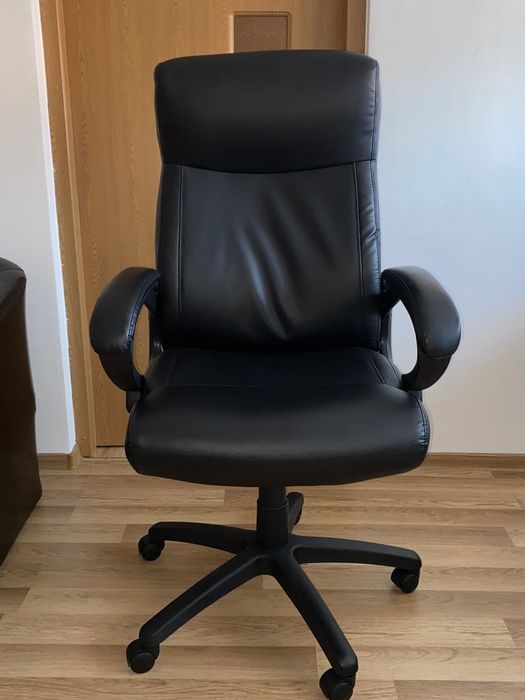 Vand un scaun de birou in stare buna