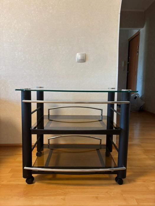 Продам телевизор Akura вместе с тумбой