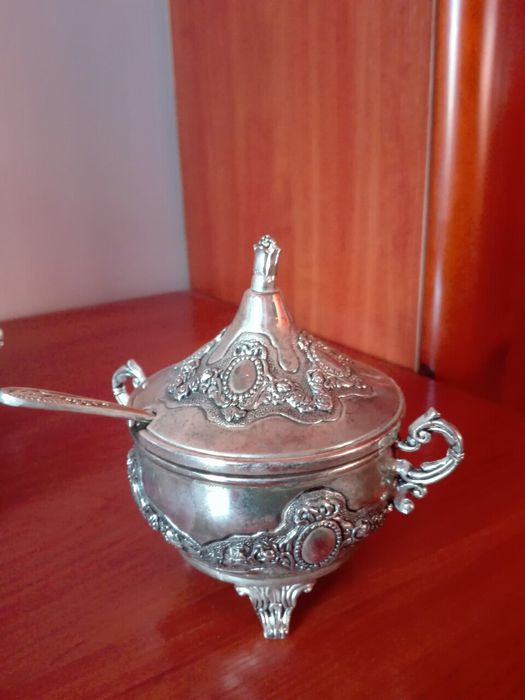 Посребрен сервиз за кафе