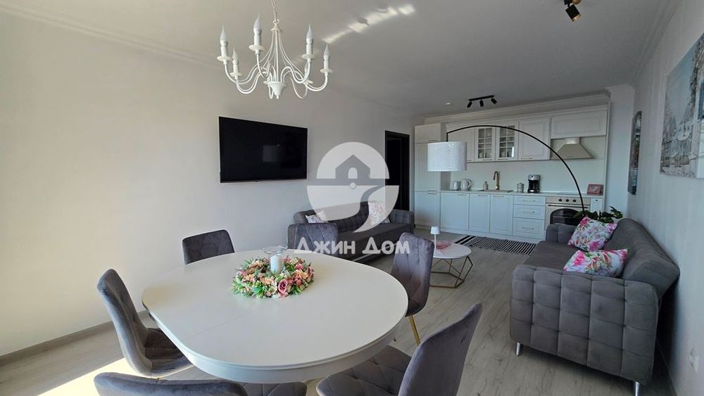 Продава се Тристаен апартамент в Свети Влас - 101 кв.м за 3169 €/кв.м - Снимка #1
