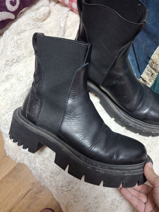 Боти Zara ,естественно кожа р39