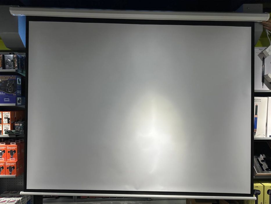 Полотно для проектора с пультом