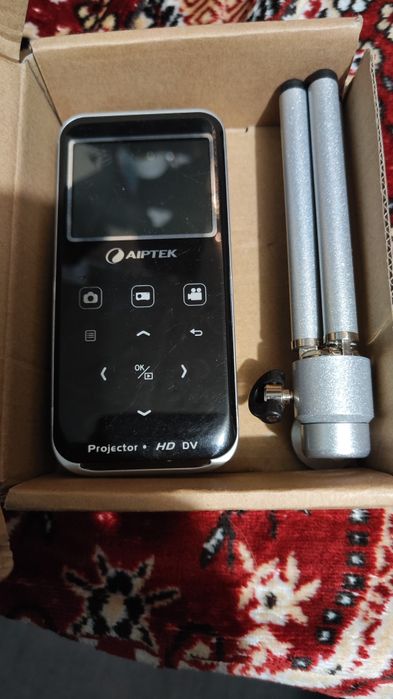 Mini video proiector Qiaolet K95 Android 9.0 si Aiptek Z20