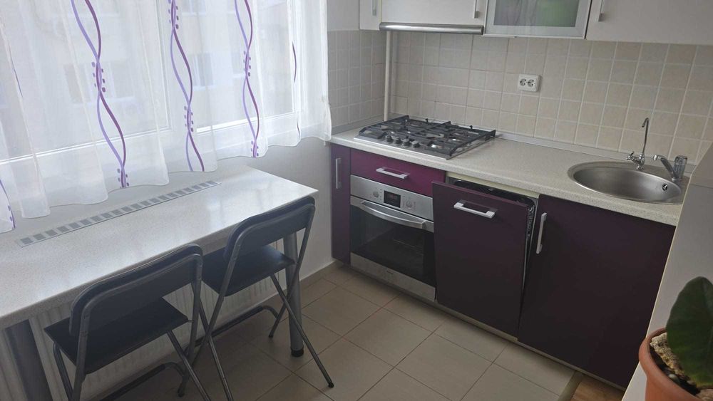 Inchiriez apartament cu 3 camere in Popesti Leordeni